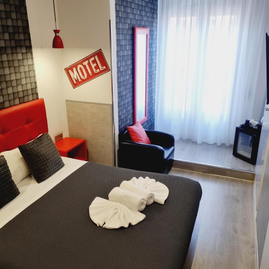 Hostal Lauria Мадрид Экстерьер фото