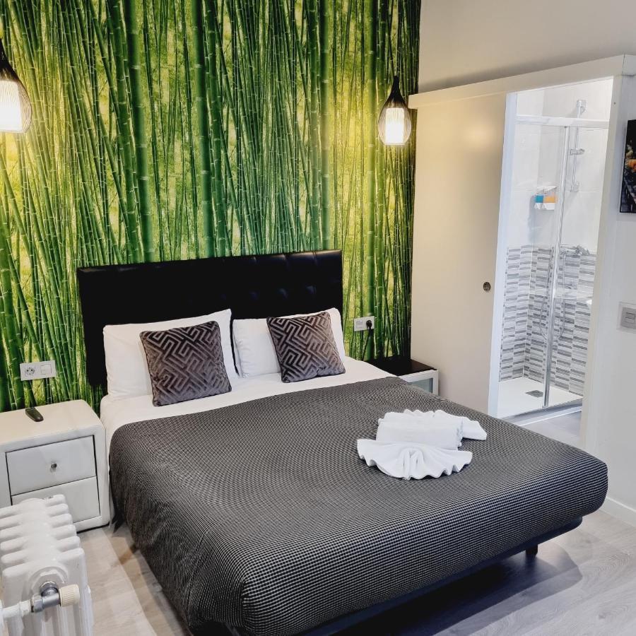 Hostal Lauria Мадрид Экстерьер фото