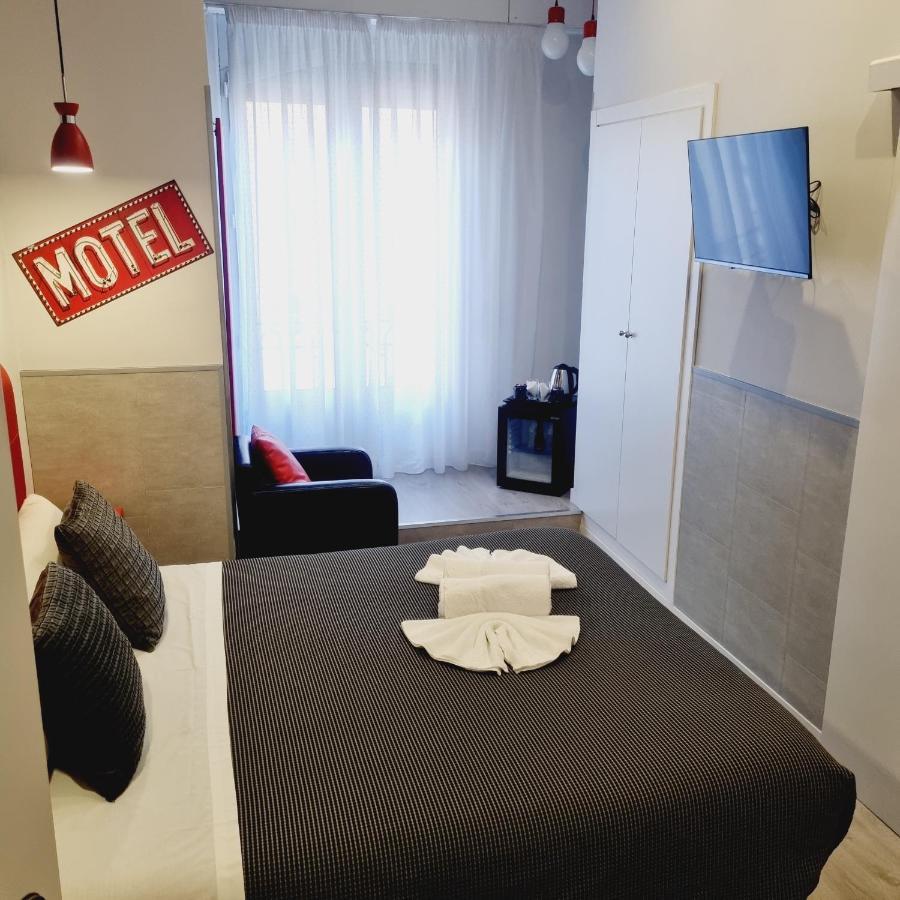 Hostal Lauria Мадрид Экстерьер фото