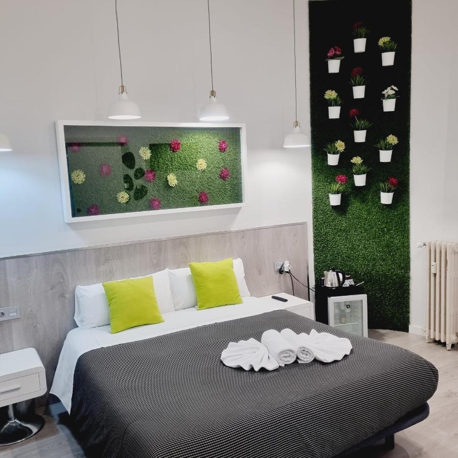 Hostal Lauria Мадрид Экстерьер фото