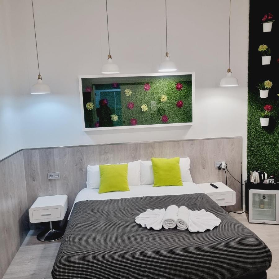 Hostal Lauria Мадрид Экстерьер фото