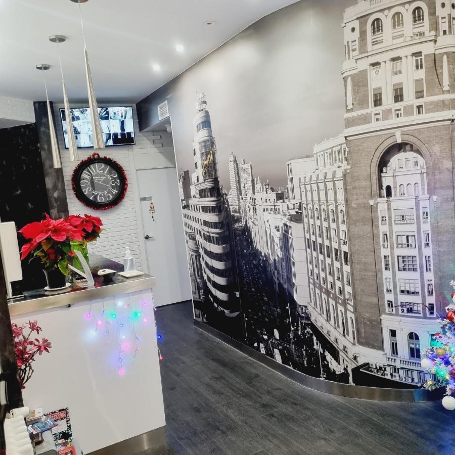 Hostal Lauria Мадрид Экстерьер фото