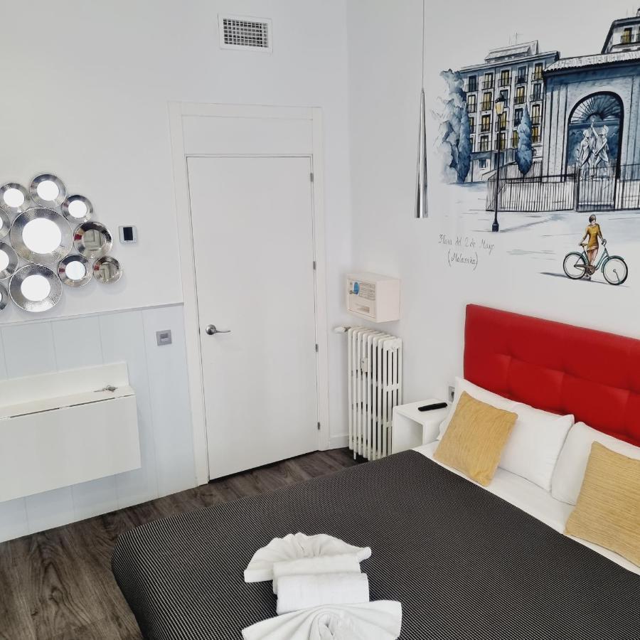 Hostal Lauria Мадрид Экстерьер фото