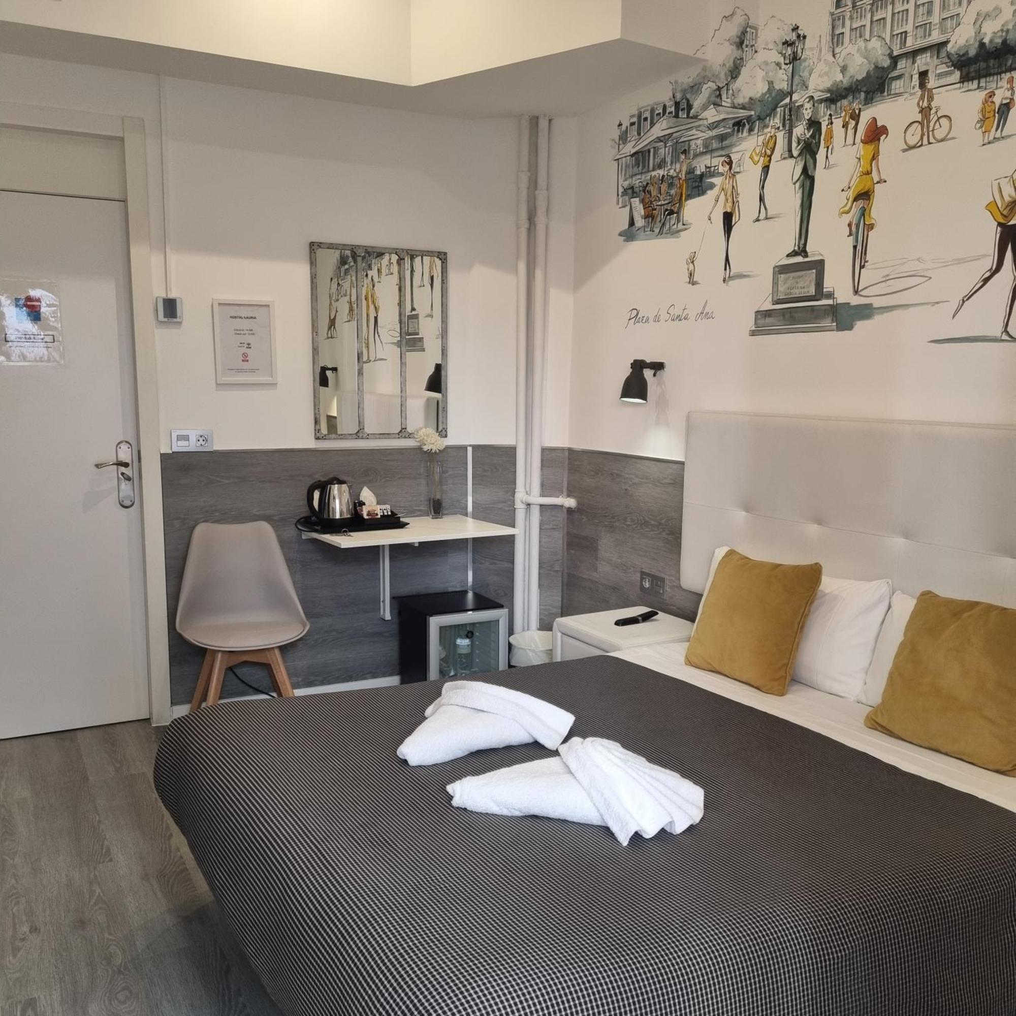 Hostal Lauria Мадрид Экстерьер фото