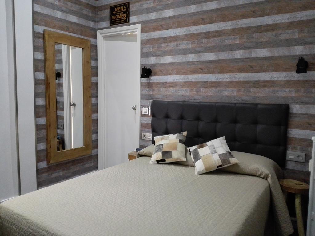 Hostal Lauria Мадрид Экстерьер фото