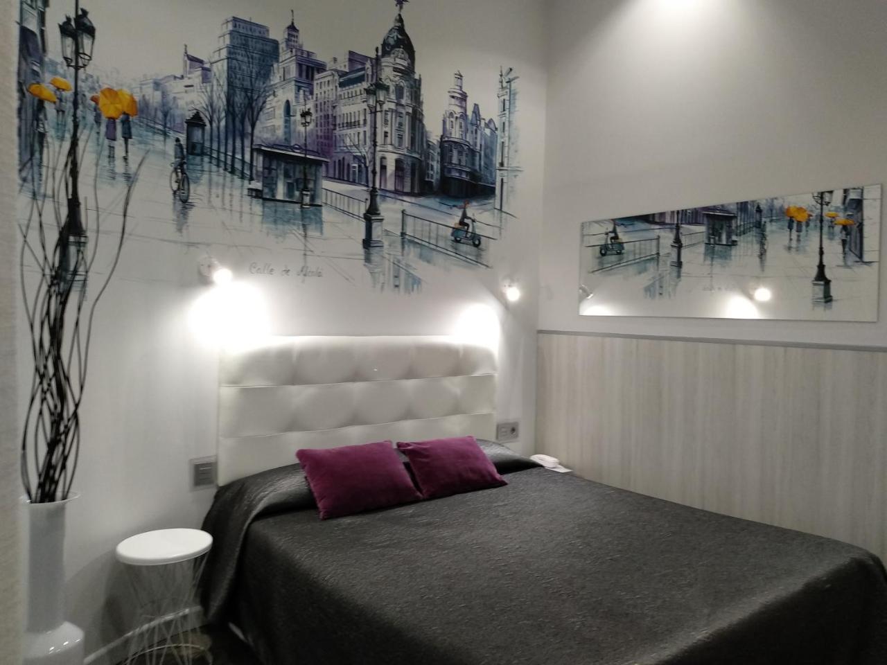 Hostal Lauria Мадрид Экстерьер фото