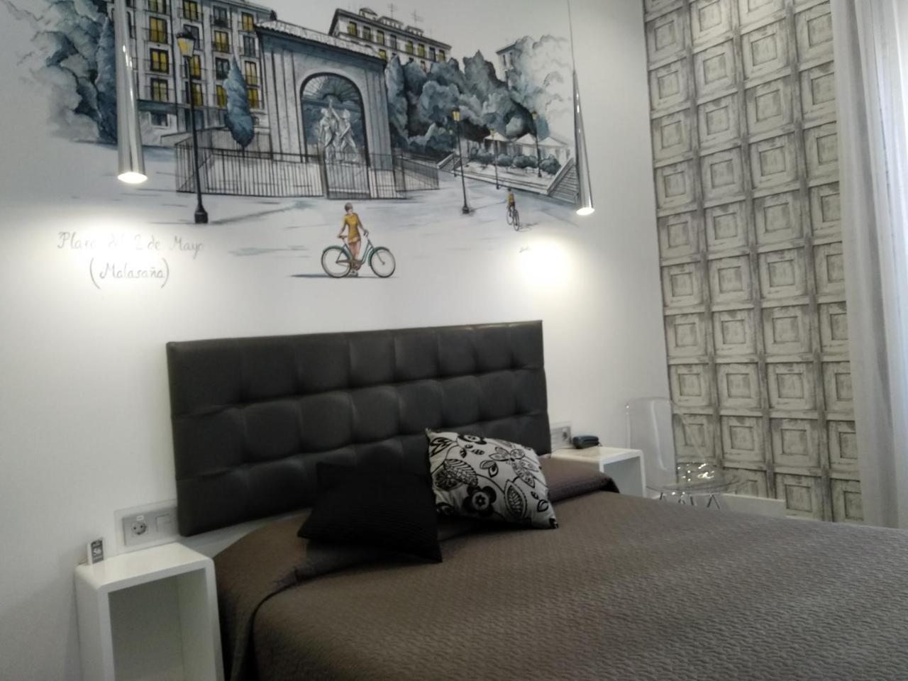 Hostal Lauria Мадрид Экстерьер фото